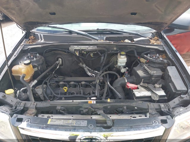 45508617 :رقم المزاد ، 4F2CY9C76BKM02342 vin ، 2011 Mazda Tribute I Sport مزاد بيع