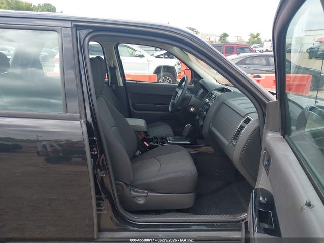 45508617 :رقم المزاد ، 4F2CY9C76BKM02342 vin ، 2011 Mazda Tribute I Sport مزاد بيع