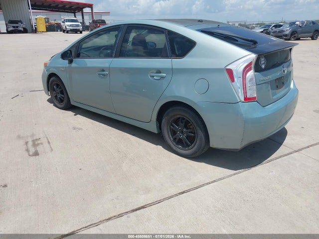 Toyota Prius Two 2014 JTDKN3DU3E1752852 Image 3