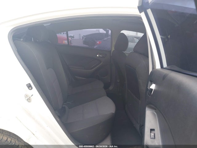 2018 Kia Forte S მანქანა იყიდება აუქციონზე, vin: 3KPFL4A78JE213694, აუქციონის ნომერი: 45508662