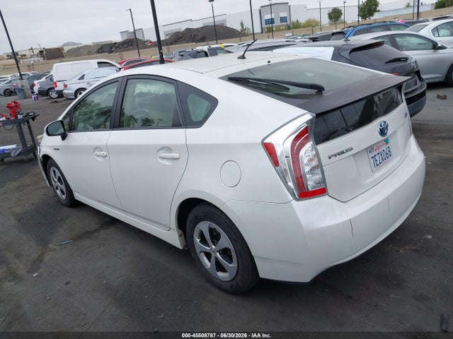 Toyota Prius Two 2014 JTDKN3DU3E0369984 Image 3