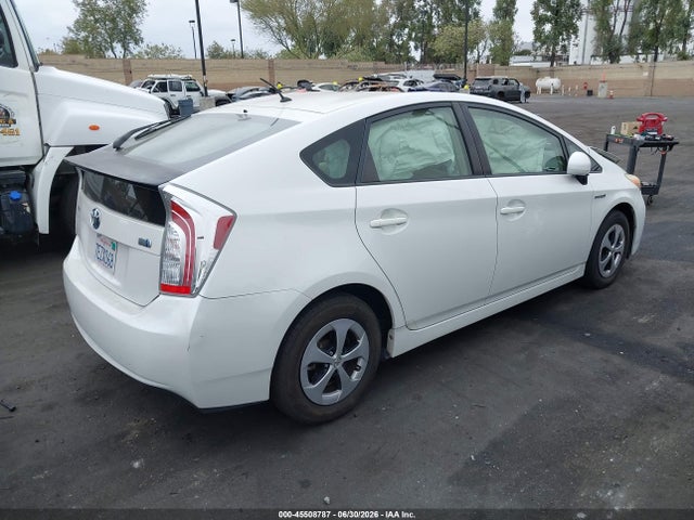 Toyota Prius Two 2014 JTDKN3DU3E0369984 Image 4
