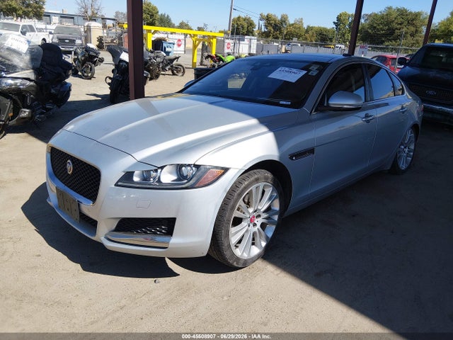 Jaguar Xf 20d Prestige 2017 SAJBE4BN1HCY48801 Image 2