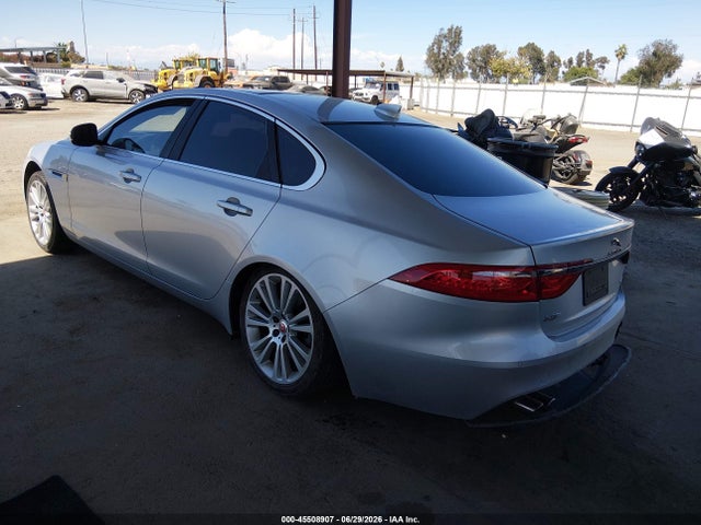 Jaguar Xf 20d Prestige 2017 SAJBE4BN1HCY48801 Image 3
