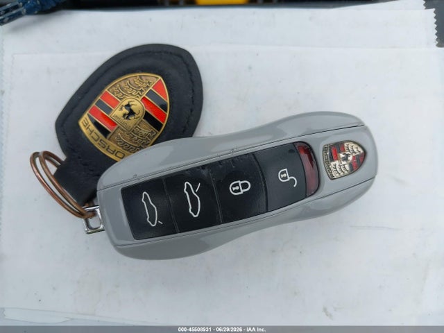 WP0CB2A80KS228742 Porsche 718 Boxster S