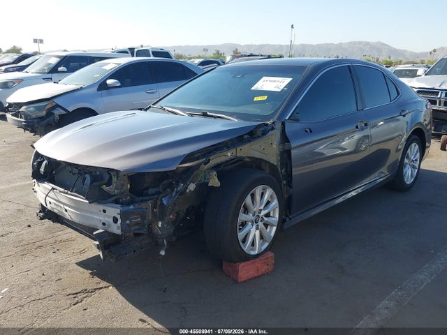 Toyota CAMRY LE 2019 4T1B11HK4KU267828 Image 2