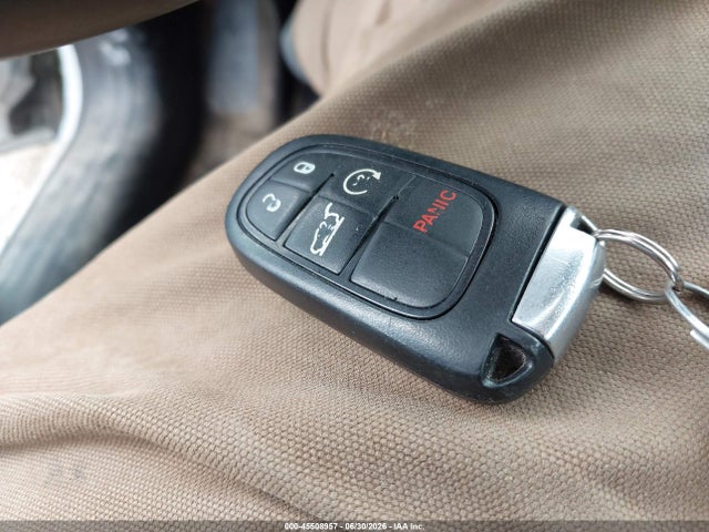 45508957 :رقم المزاد ، 1C4PJMCS6HW602717 vin ، 2017 Jeep Cherokee Latitude 4x4 مزاد بيع