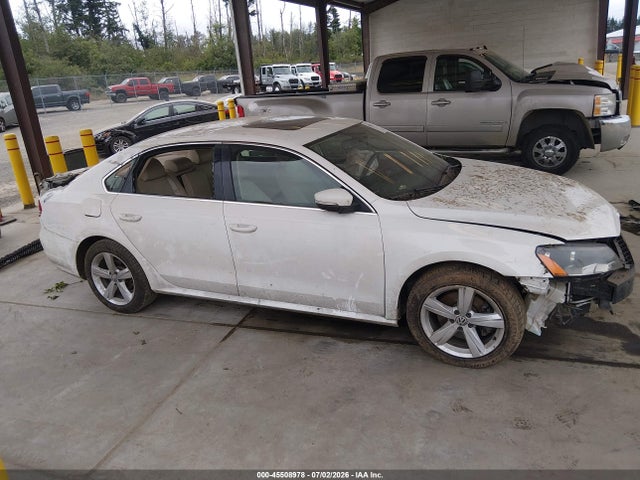 2013 Volkswagen Passat 2.5l Se მანქანა იყიდება აუქციონზე, vin: 1VWBP7A36DC071310, აუქციონის ნომერი: 45508978