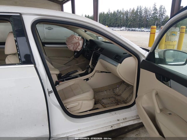 2013 Volkswagen Passat 2.5l Se მანქანა იყიდება აუქციონზე, vin: 1VWBP7A36DC071310, აუქციონის ნომერი: 45508978