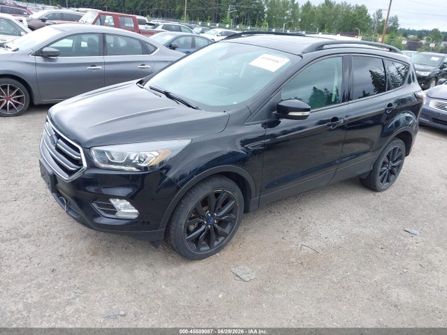 Ford Escape Titanium 2017 1FMCU9J9XHUE75013 Image 2