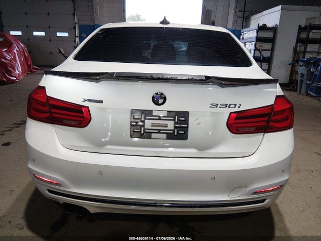 2017 Bmw 330i Xdrive მანქანა იყიდება აუქციონზე, vin: WBA8D9G35HNU61721, აუქციონის ნომერი: 45509114