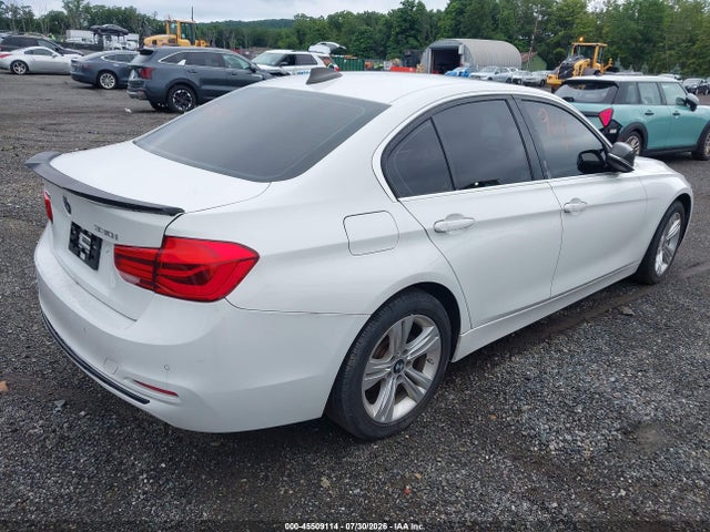 2017 Bmw 330i Xdrive მანქანა იყიდება აუქციონზე, vin: WBA8D9G35HNU61721, აუქციონის ნომერი: 45509114