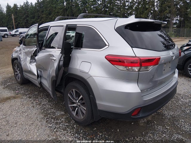 Toyota Highlander Xle 2018 5TDJZRFH6JS524506 Image 3