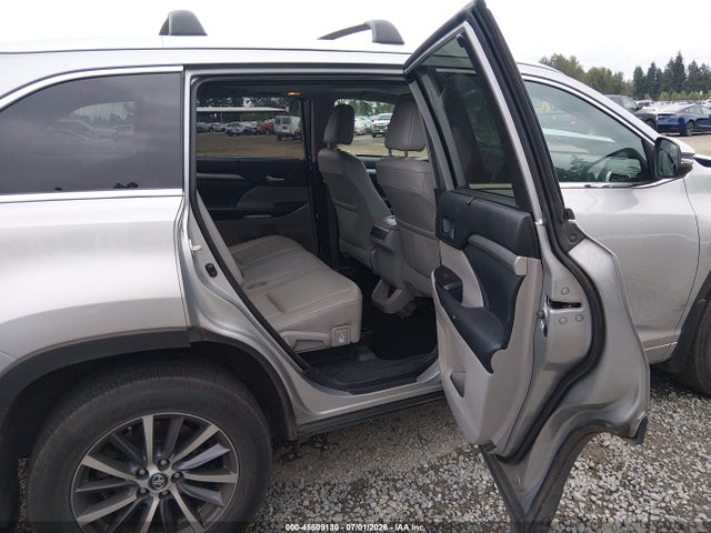 Toyota Highlander Xle 2018 5TDJZRFH6JS524506 Image 8
