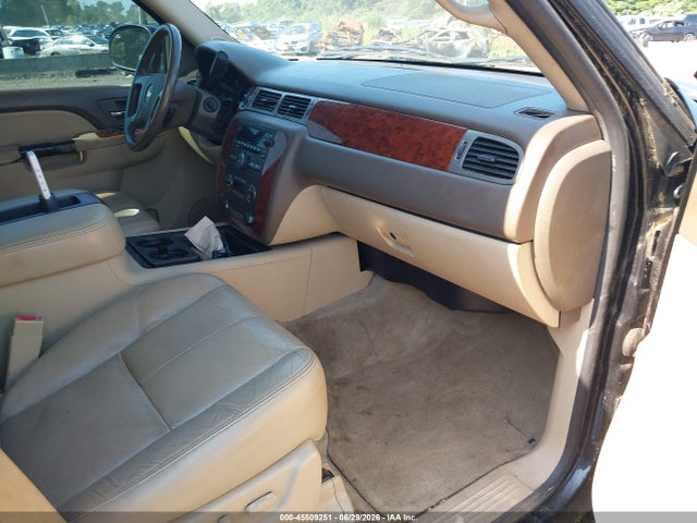 45509251 :رقم المزاد ، 1GNSKJE76ER110527 vin ، 2014 Chevrolet Suburban Lt مزاد بيع