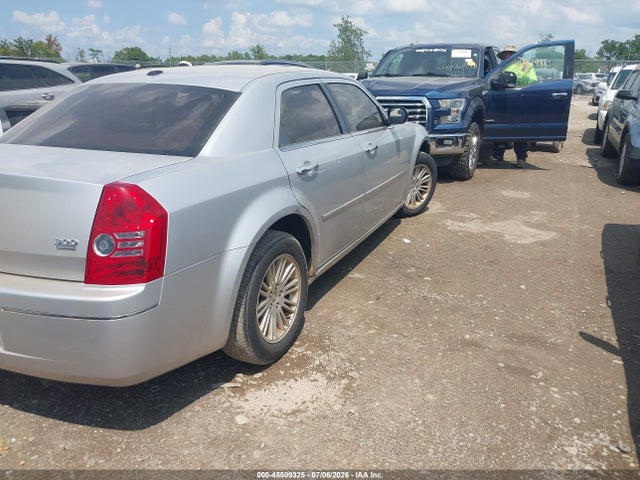 45509325 :رقم المزاد ، 2C3CA5CV9AH180272 vin ، 2010 Chrysler 300 Touring/signature Series/executive Series مزاد بيع