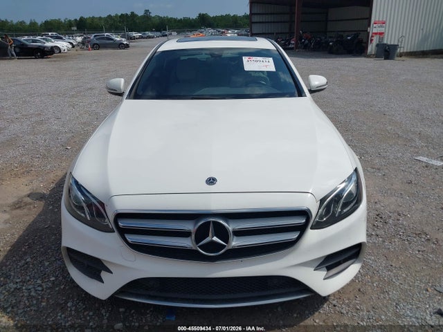Mercedes-Benz E 300 2018 WDDZF4JB1JA335430 Image 12