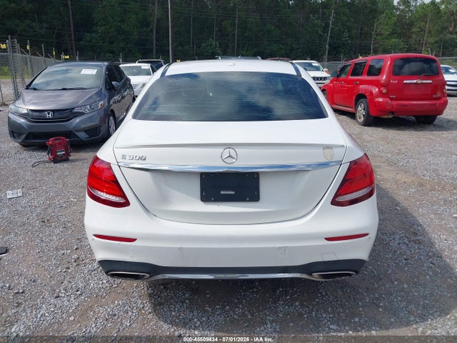 Mercedes-Benz E 300 2018 WDDZF4JB1JA335430 Image 16