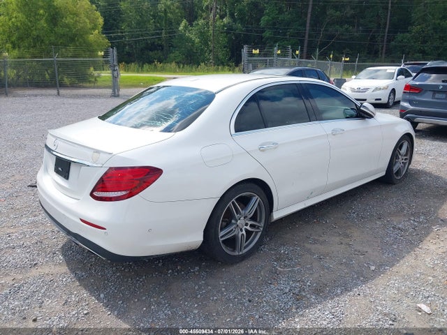 Mercedes-Benz E 300 2018 WDDZF4JB1JA335430 Image 4