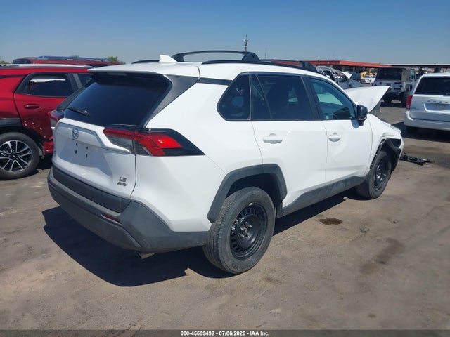 2T3F1RFV5LC120697 Toyota RAV4 LE