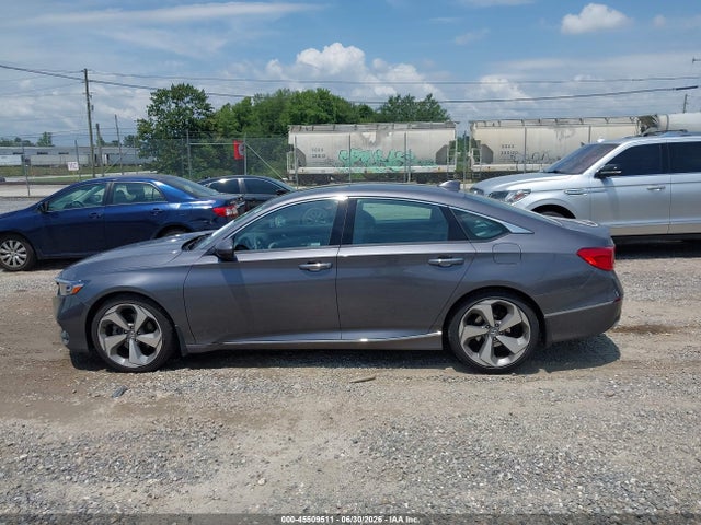 1HGCV1F9XJA138071 Honda Accord Touring
