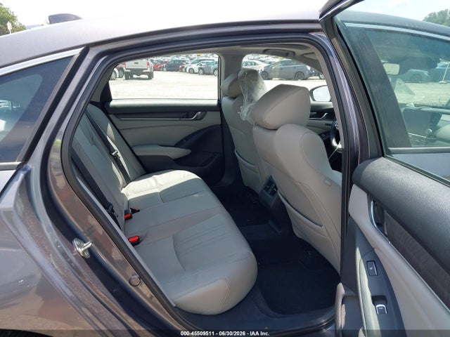 1HGCV1F9XJA138071 Honda Accord Touring