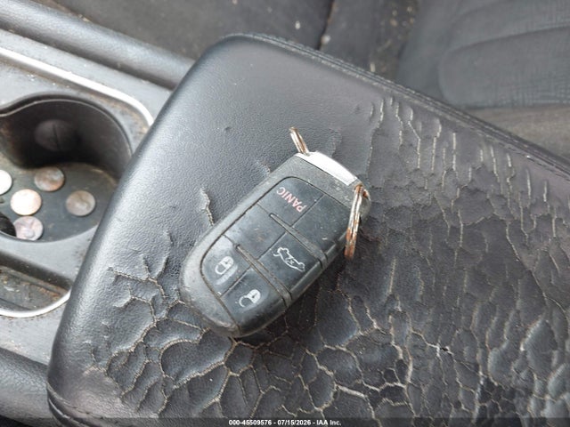 45509576 :رقم المزاد ، 1C3CCCAB2FN665729 vin ، 2015 Chrysler 200 Limited مزاد بيع