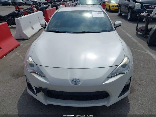 Scion FR-S 2015 JF1ZNAA15F9709362 Image 12