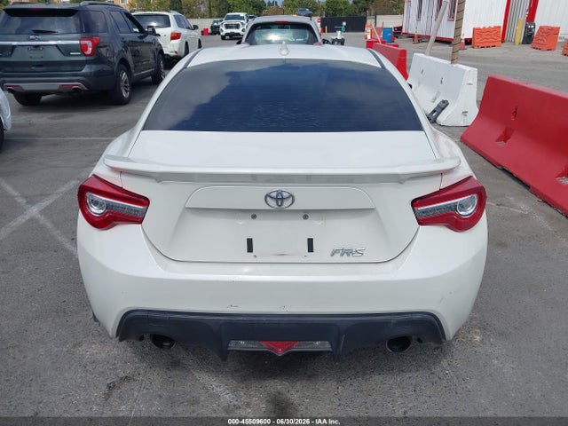 Scion FR-S 2015 JF1ZNAA15F9709362 Image 16