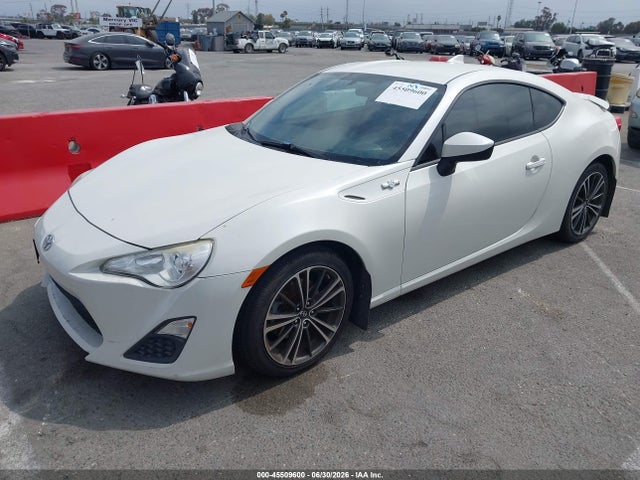 Scion FR-S 2015 JF1ZNAA15F9709362 Image 2