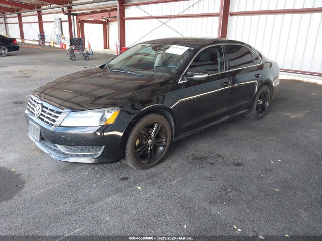 2014 Volkswagen Passat 1.8t Se მანქანა იყიდება აუქციონზე, vin: 1VWBT7A35EC094154, აუქციონის ნომერი: 45509608