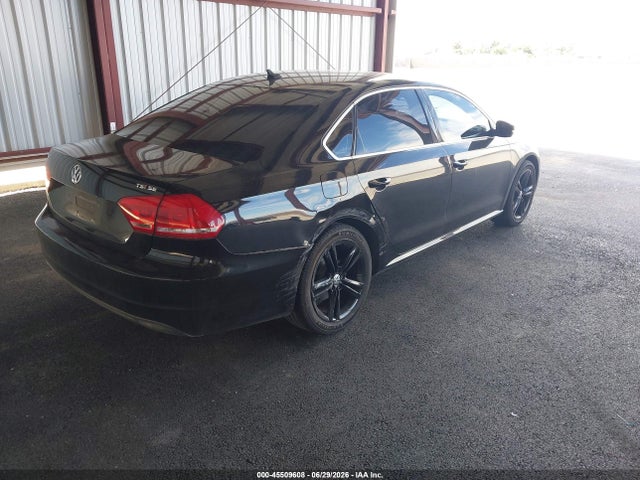 2014 Volkswagen Passat 1.8t Se მანქანა იყიდება აუქციონზე, vin: 1VWBT7A35EC094154, აუქციონის ნომერი: 45509608