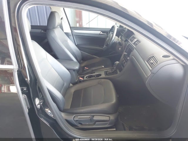 2014 Volkswagen Passat 1.8t Se მანქანა იყიდება აუქციონზე, vin: 1VWBT7A35EC094154, აუქციონის ნომერი: 45509608