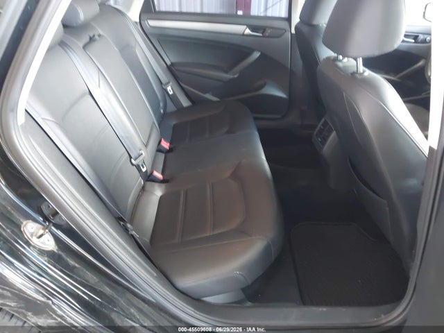 2014 Volkswagen Passat 1.8t Se მანქანა იყიდება აუქციონზე, vin: 1VWBT7A35EC094154, აუქციონის ნომერი: 45509608