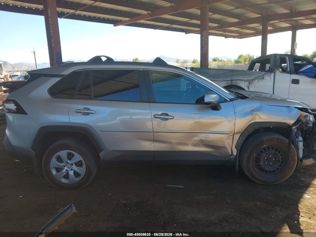 Toyota RAV4 LE 2019 2T3G1RFV5KC056938 Image 13