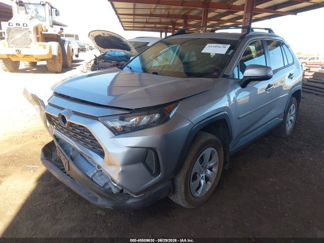 Toyota RAV4 LE 2019 2T3G1RFV5KC056938 Image 2