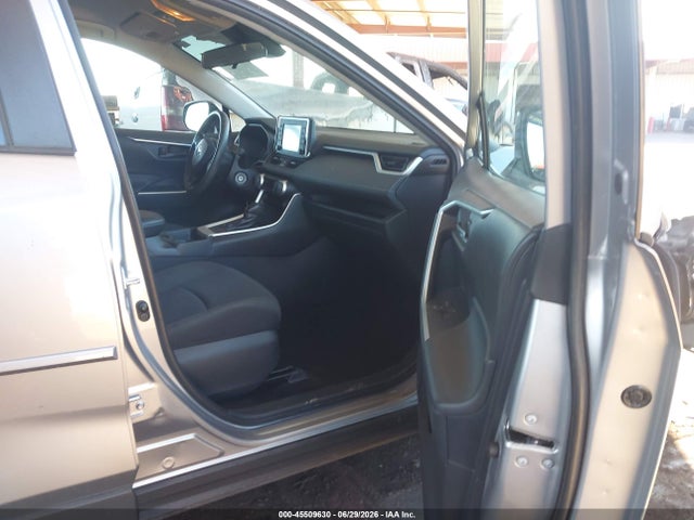 Toyota RAV4 LE 2019 2T3G1RFV5KC056938 Image 5
