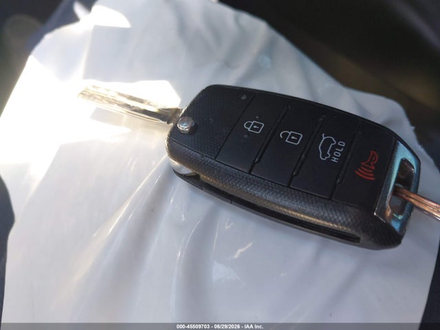 KIA Soul 2016 KNDJN2A21G7320527 Image 11