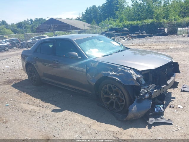 Продаж на аукціоні авто 2017 Chrysler 300 300s Alloy Edition, vin: 2C3CCABG6HH647244, номер лоту: 45509790