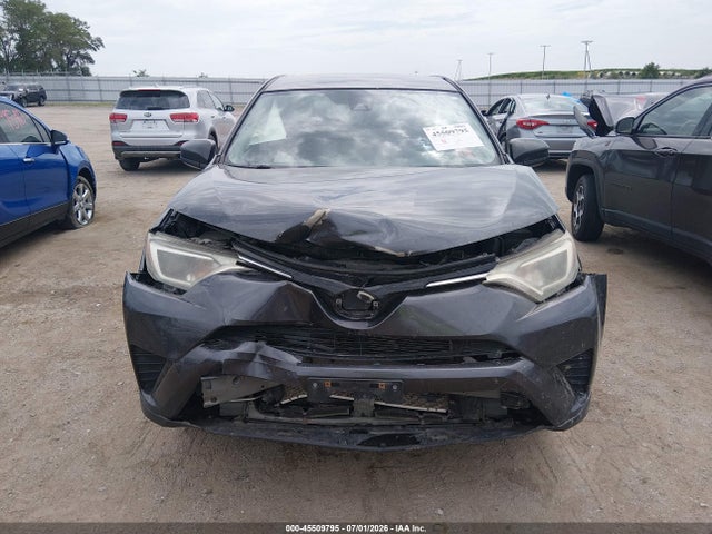 JTMBFREV7JJ727597 Toyota RAV4 LE