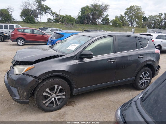 JTMBFREV7JJ727597 Toyota RAV4 LE
