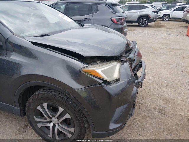 JTMBFREV7JJ727597 Toyota RAV4 LE