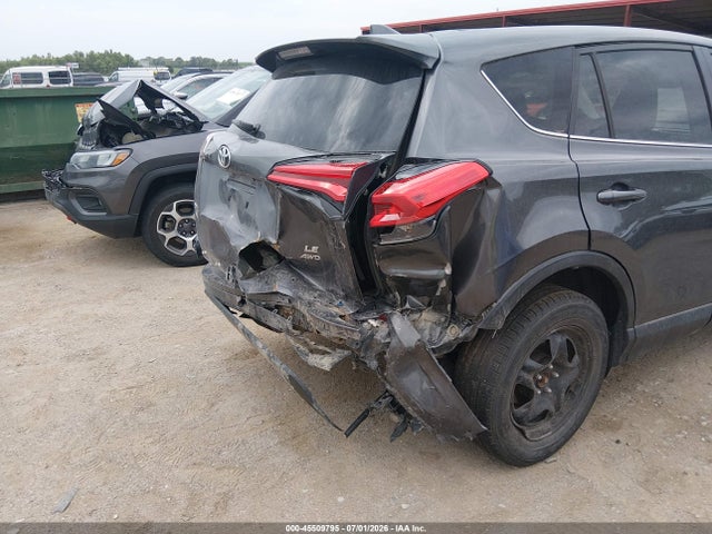 JTMBFREV7JJ727597 Toyota RAV4 LE