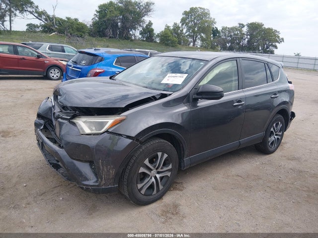 JTMBFREV7JJ727597 Toyota RAV4 LE
