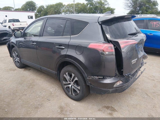 JTMBFREV7JJ727597 Toyota RAV4 LE