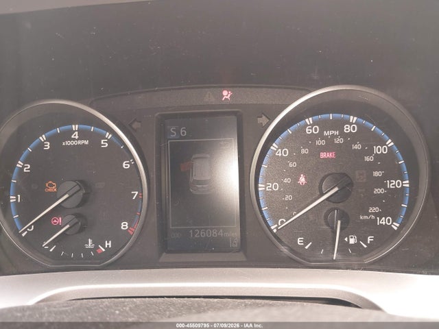 JTMBFREV7JJ727597 Toyota RAV4 LE