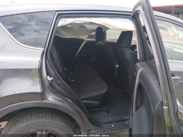 JTMBFREV7JJ727597 Toyota RAV4 LE