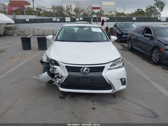 Lexus CT 200H 2016 JTHKD5BH3G2270785 Image 12