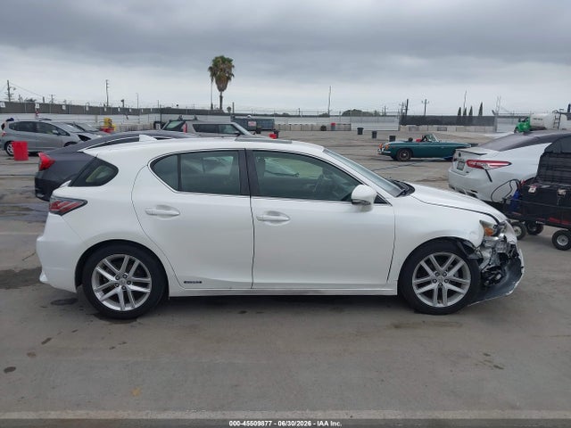 Lexus CT 200H 2016 JTHKD5BH3G2270785 Image 13