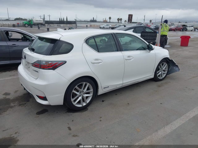 Lexus CT 200H 2016 JTHKD5BH3G2270785 Image 4
